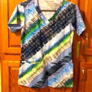 NWT bio print scrub top size xxs